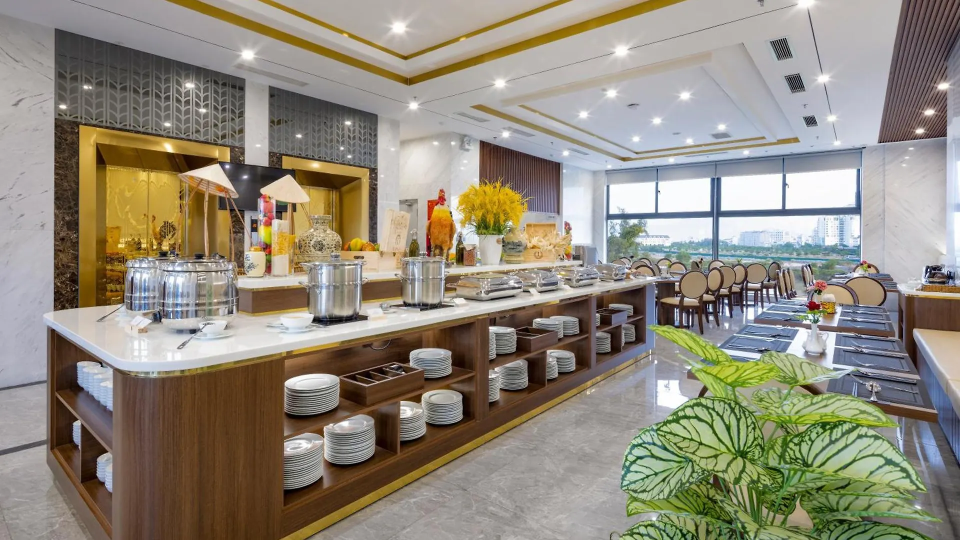 Avari Hotel Nha Trang