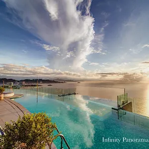 Infinity Panorama Oceanview Apartment