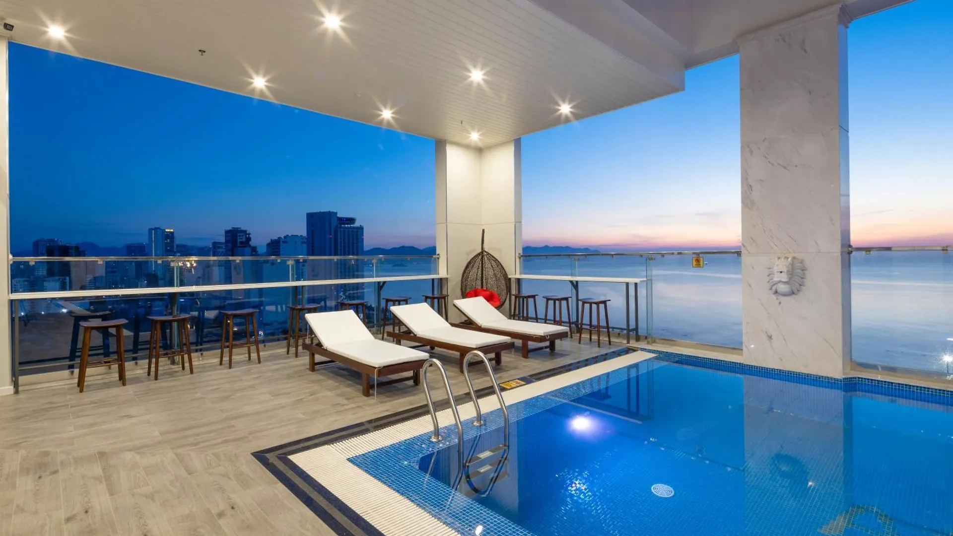 ****  Avari Hotel Nha Trang Vietnam