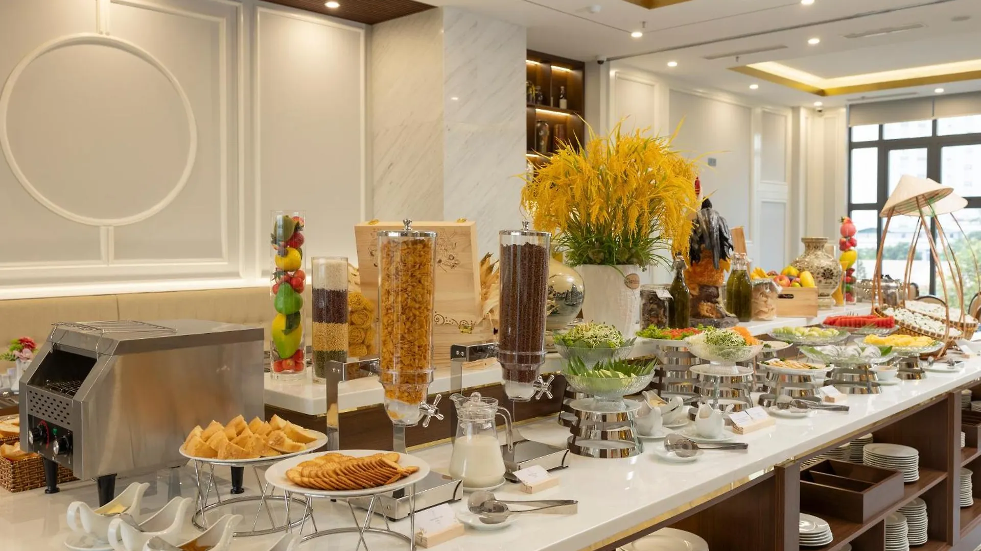 Avari Hotel Nha Trang 4*,