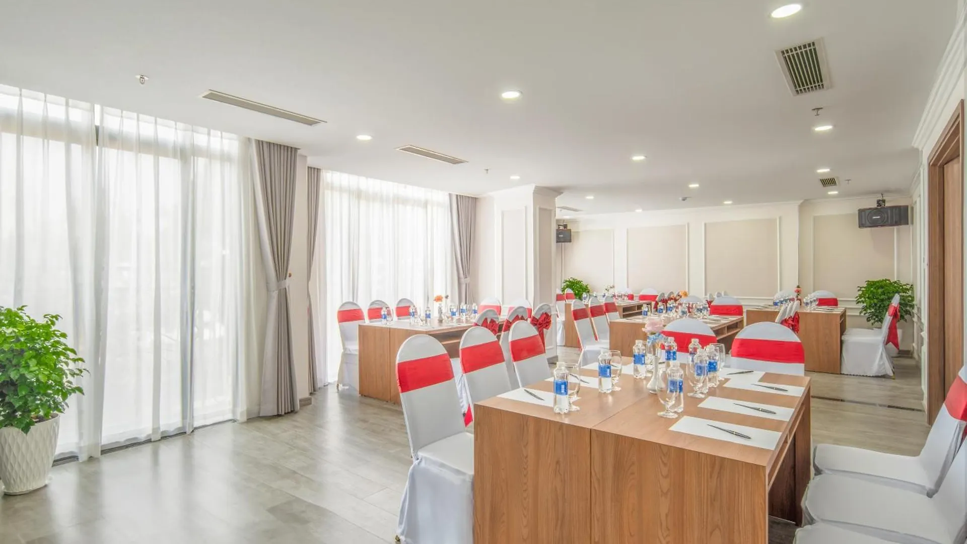 Avari Hotel Nha Trang