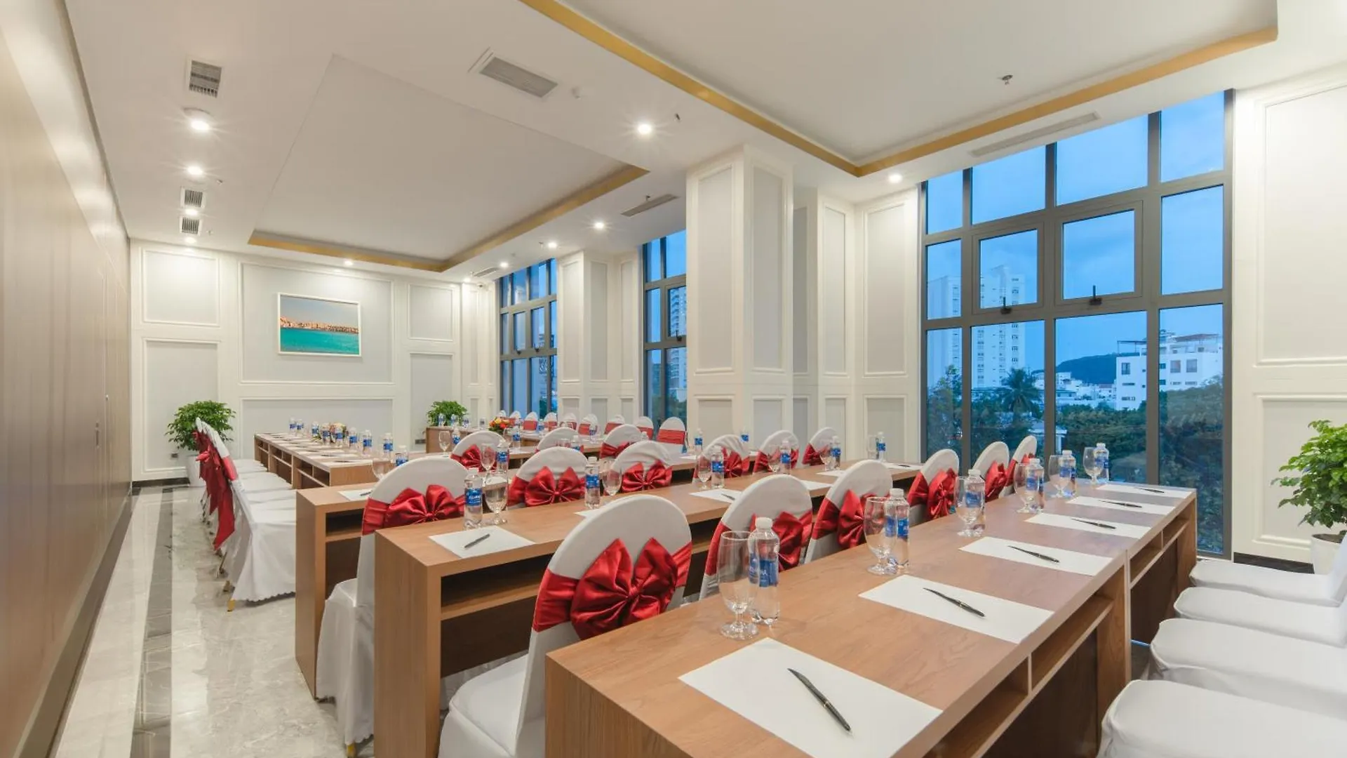Avari Hotel Nha Trang