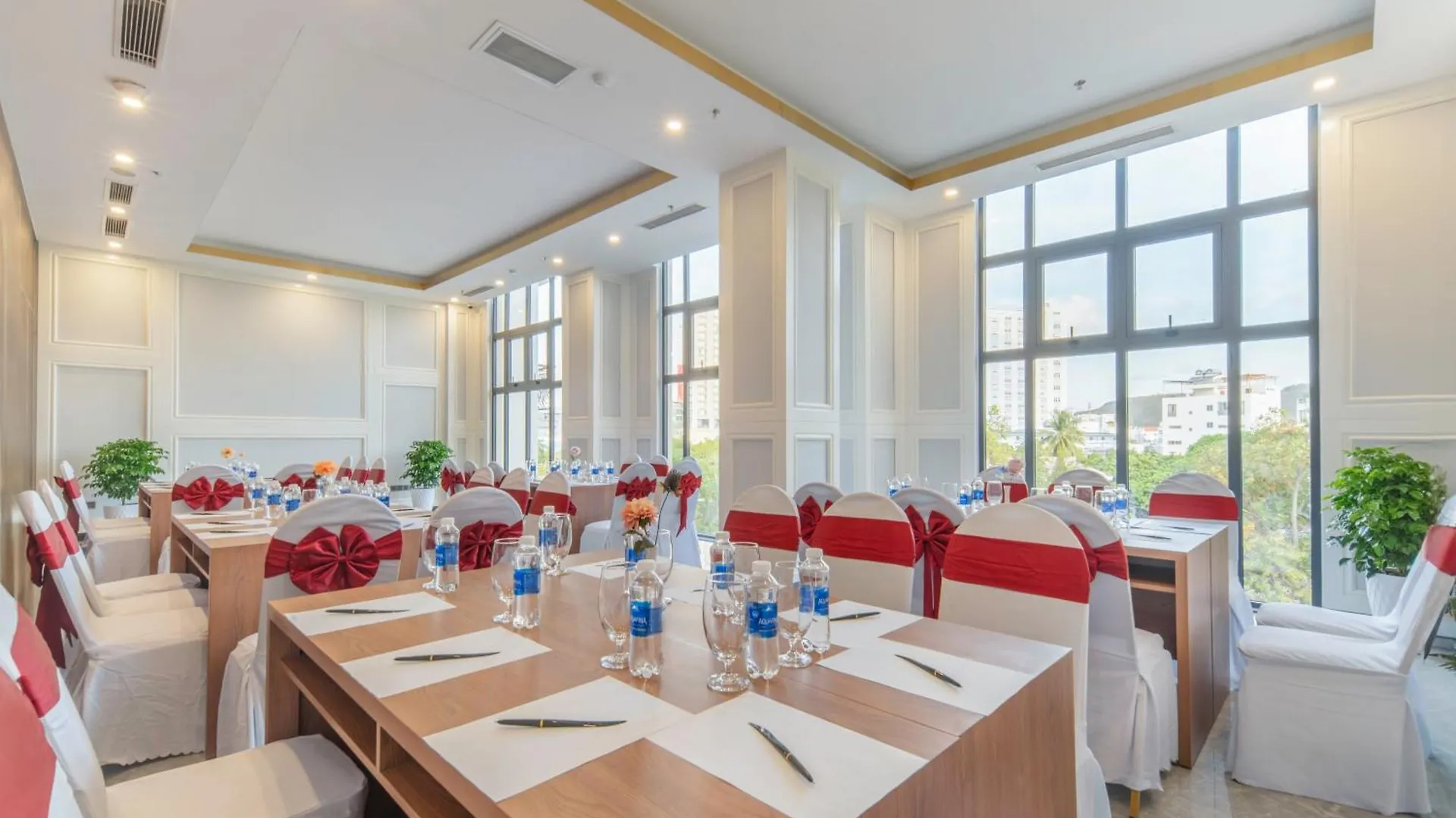 Avari Hotel Nha Trang