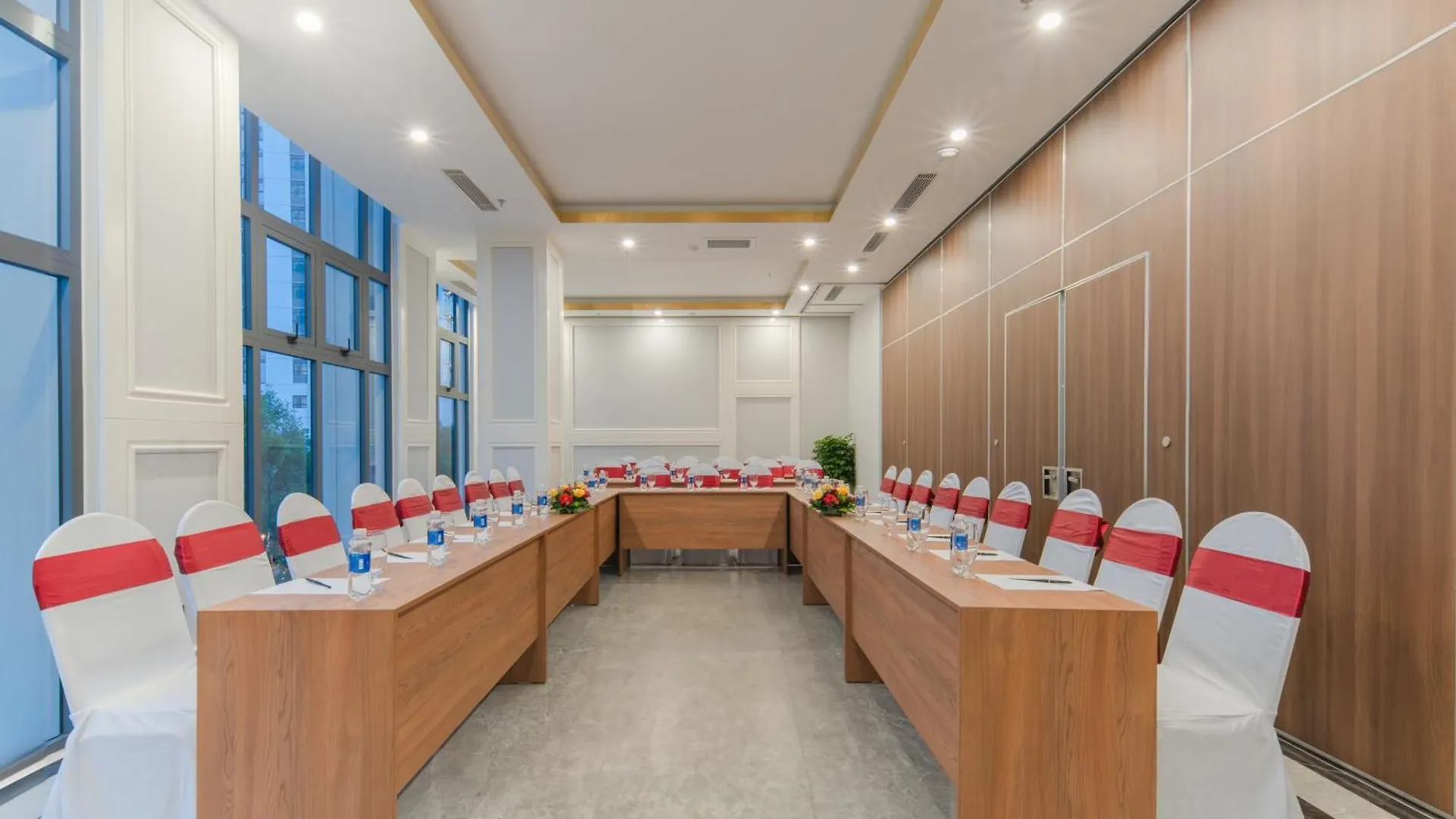 Avari Hotel Nha Trang