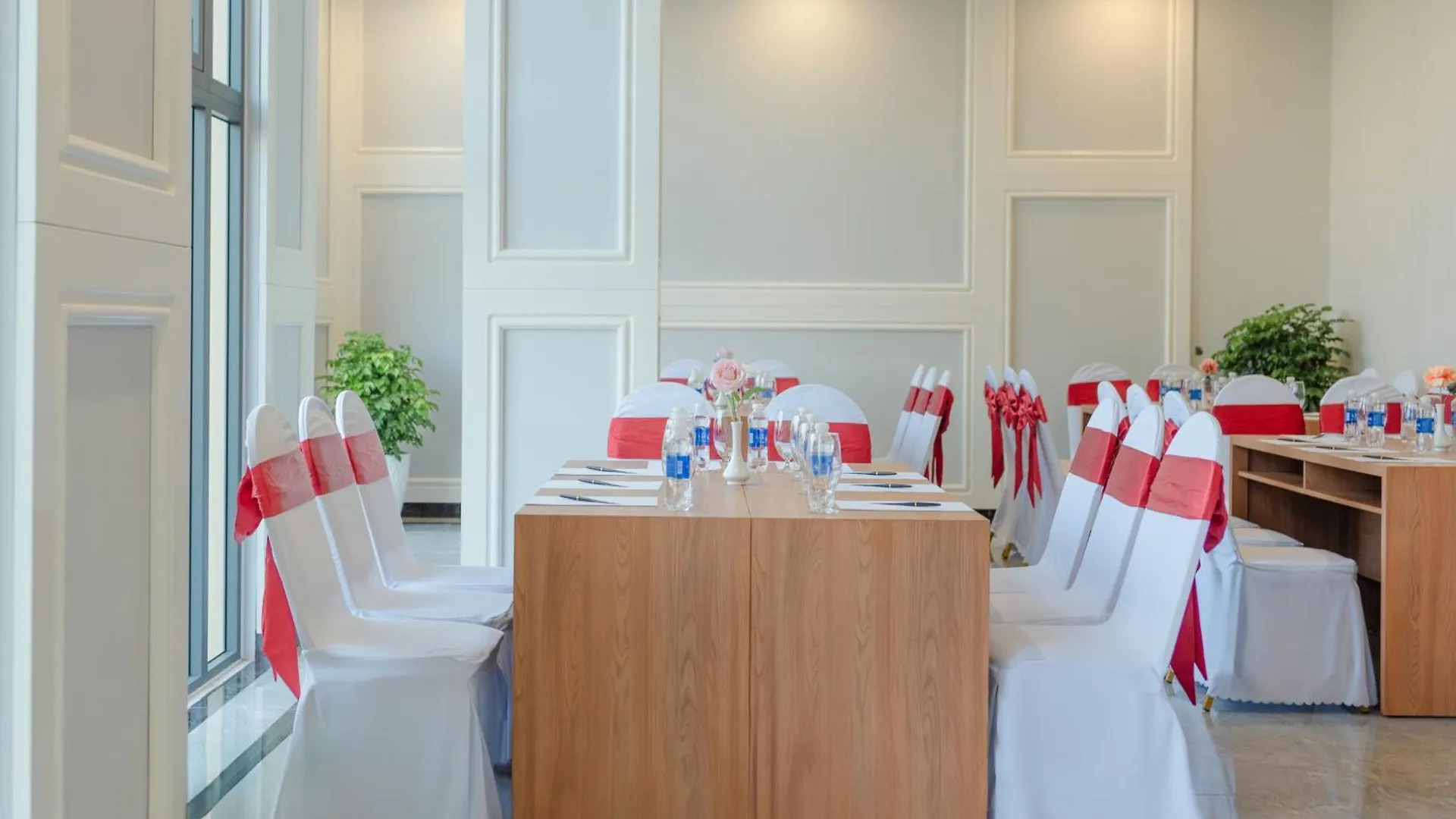Avari Hotel Nha Trang